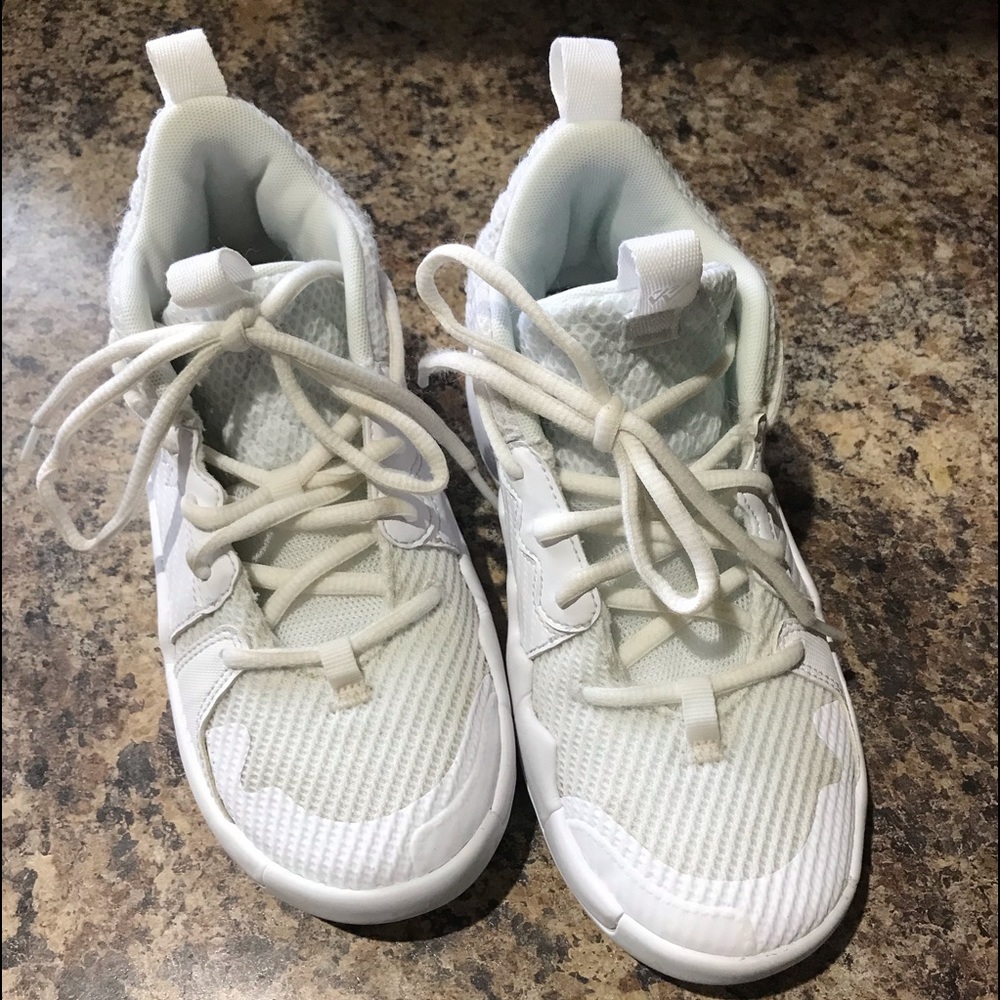 - SOLD- JORDAN WHY NOT ZERO.2 basketball shoes